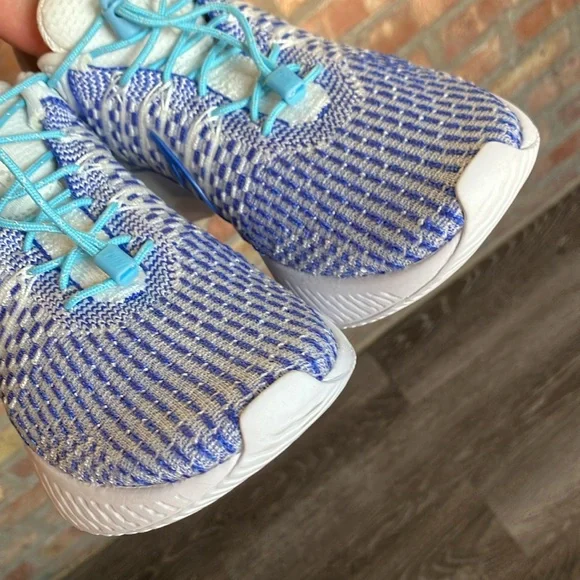 Nike - Picture 15 of 17